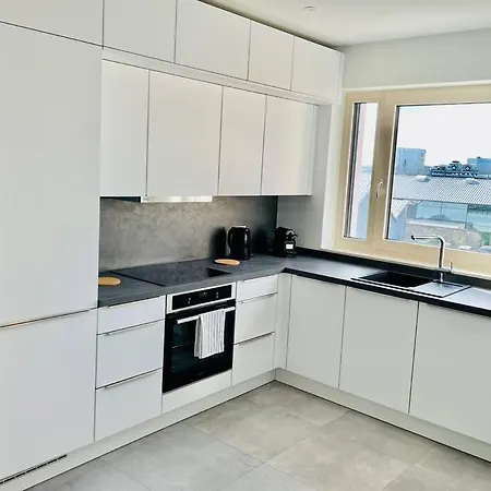 Appartement Large 1 Bedroom In Center-terrace & Parking 142-100 *