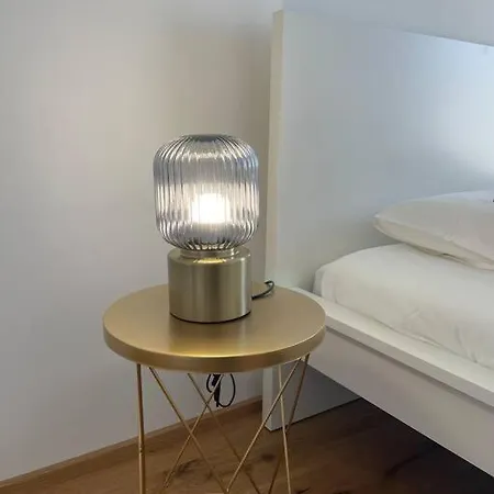 Large 1 Bedroom In Center-terrace & Parking 142-100 Appartement *